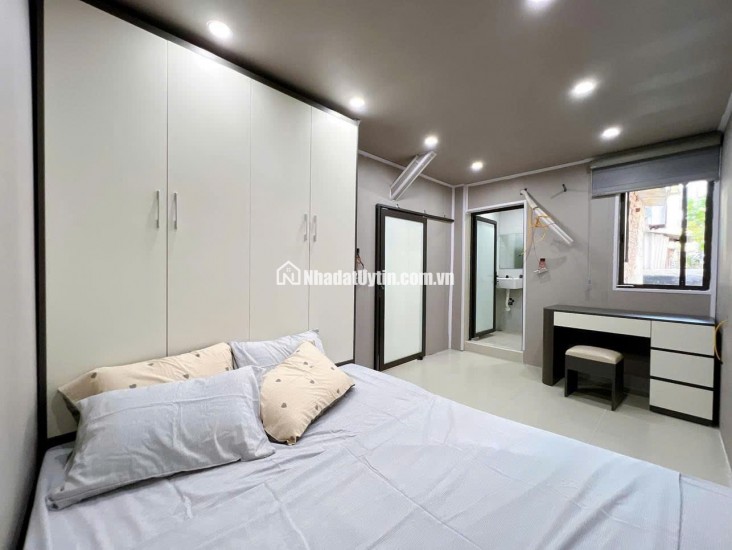 B2 Tập Thể Văn Chương 17/50m2 T2 2.45 tỷ Đống Đa

NHÀ ĐẸP Ở LUÔN - Ô TÔ ĐỖ CẦU THANG - LÔ GÓC 2 NGỦ RIÊNG BIỆT - FULL NỘI THẤT - 2 MẶT THOÁNG  -